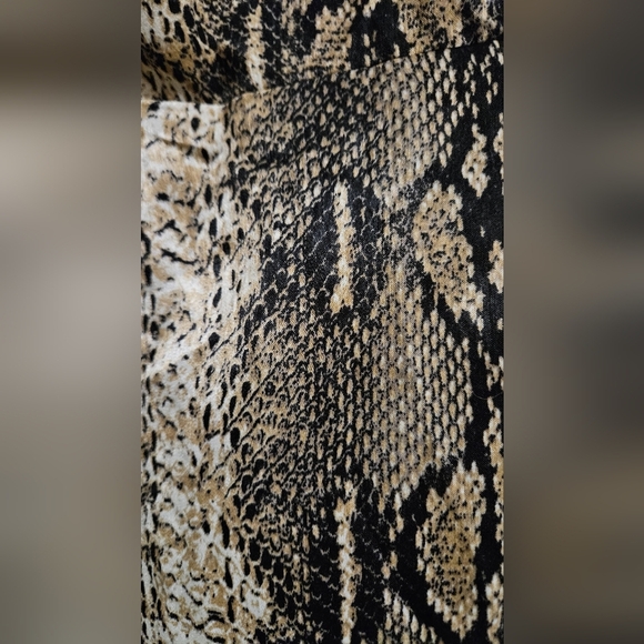 STORIA Snake print wrap front mini dress. Size small - Picture 11 of 11